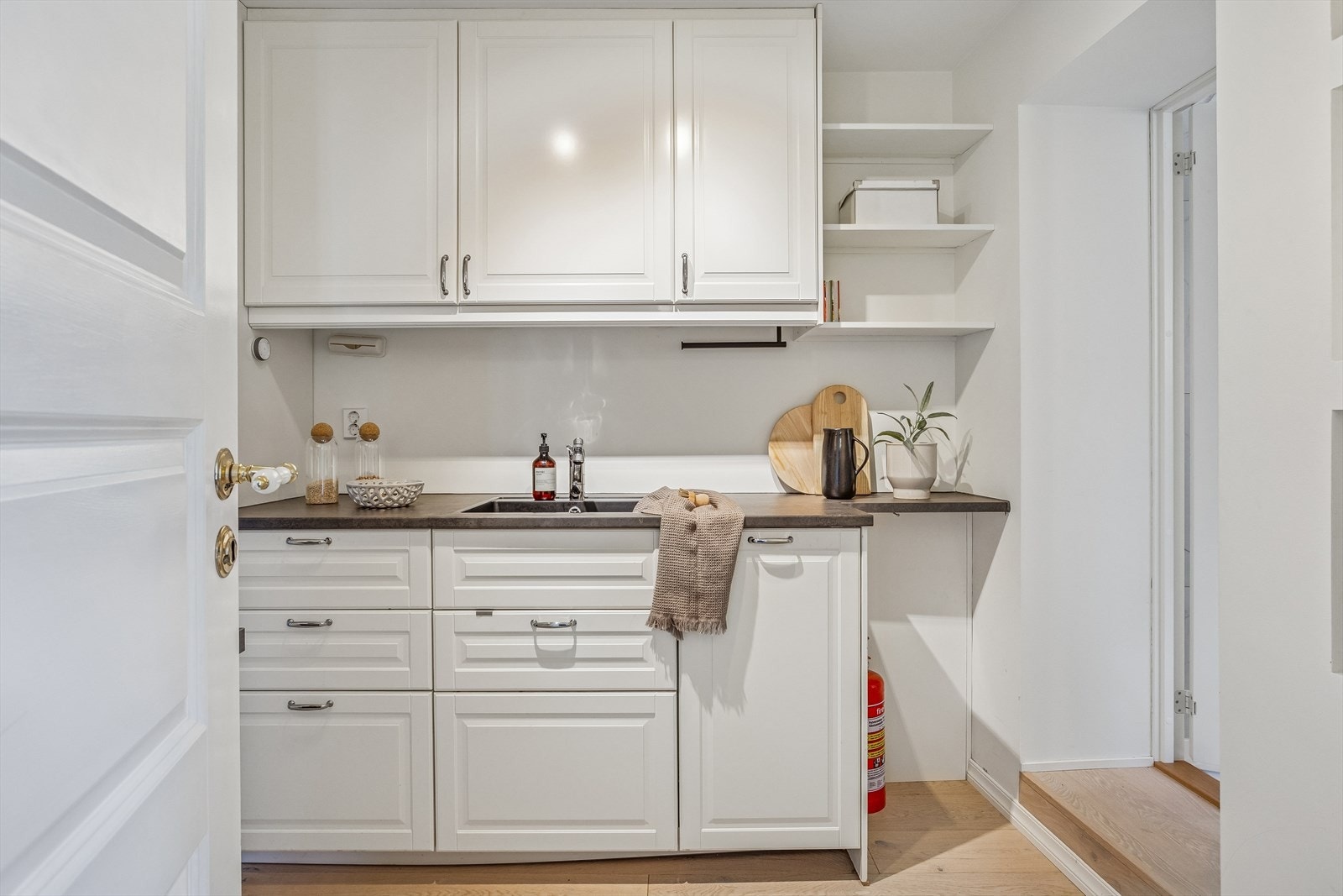 Ellers hylleplass til generell oppbevaring Galleribilde