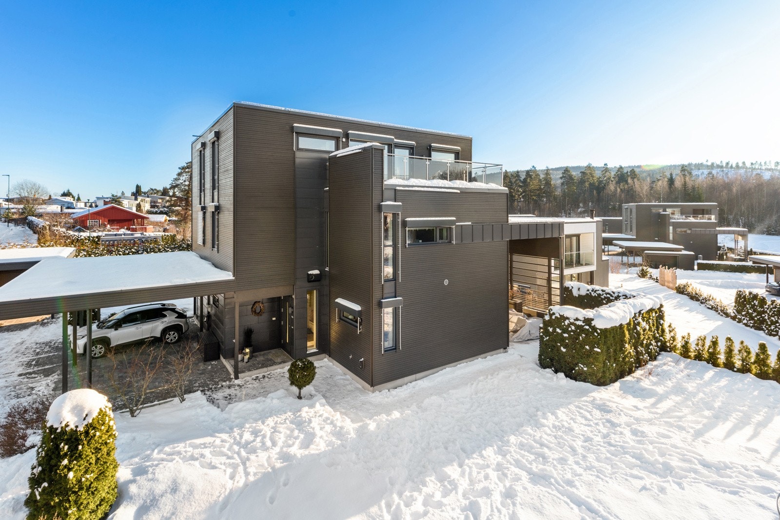 Det er opparbeidet hage rundt boligen Galleribilde