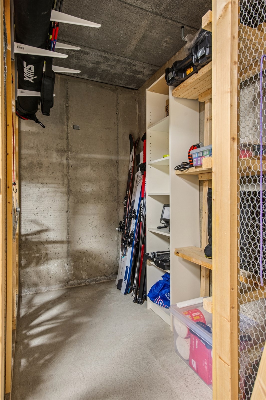 Det følger en bod i parkeringskjeller på ca. 3 kvm. Galleribilde