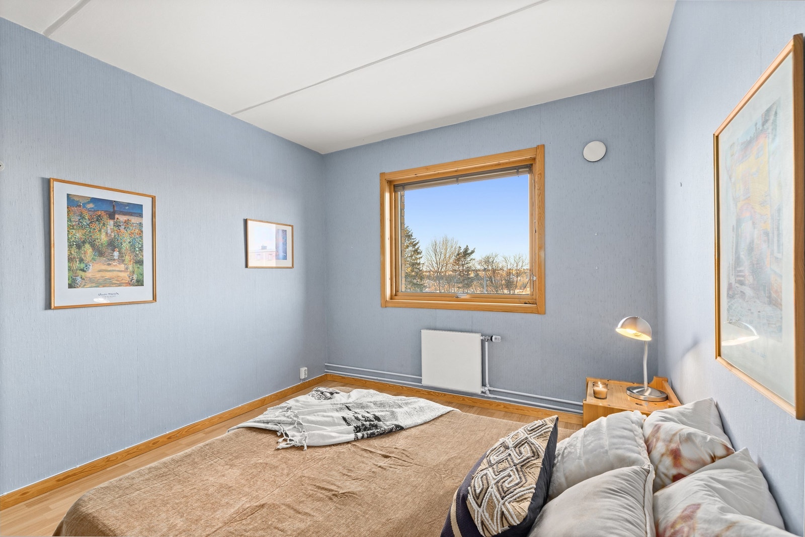 I soverommet er det et innebygget kott Galleribilde