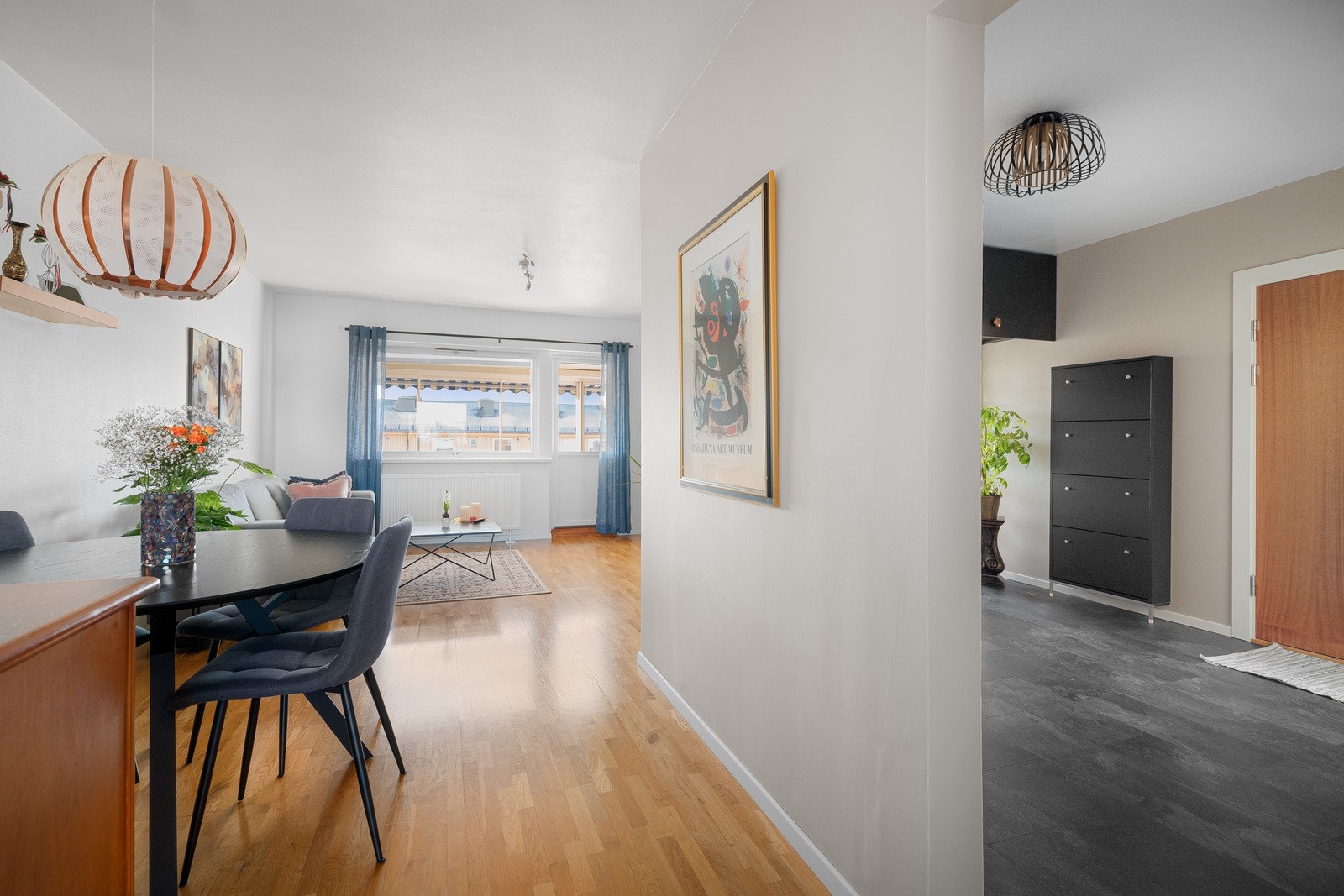 Det er mulighet for leie av parkering på grusplassen til borettslaget. Galleribilde