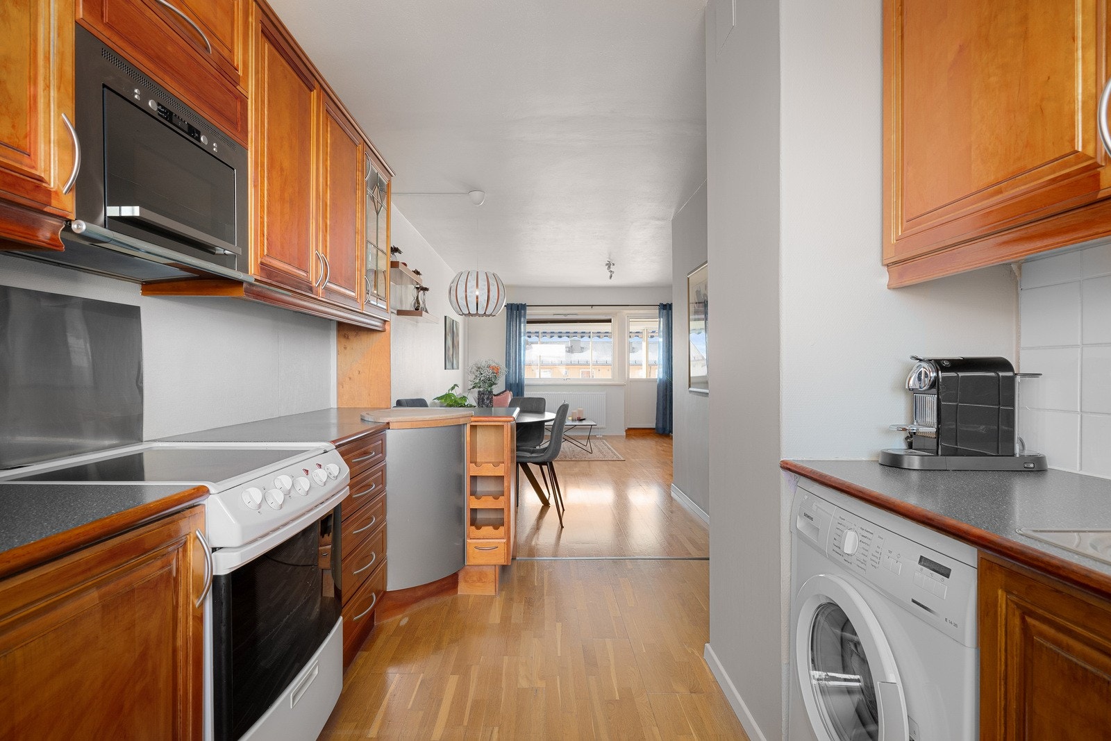 Alle hvitevarer medfølger boligen ved salg. Galleribilde