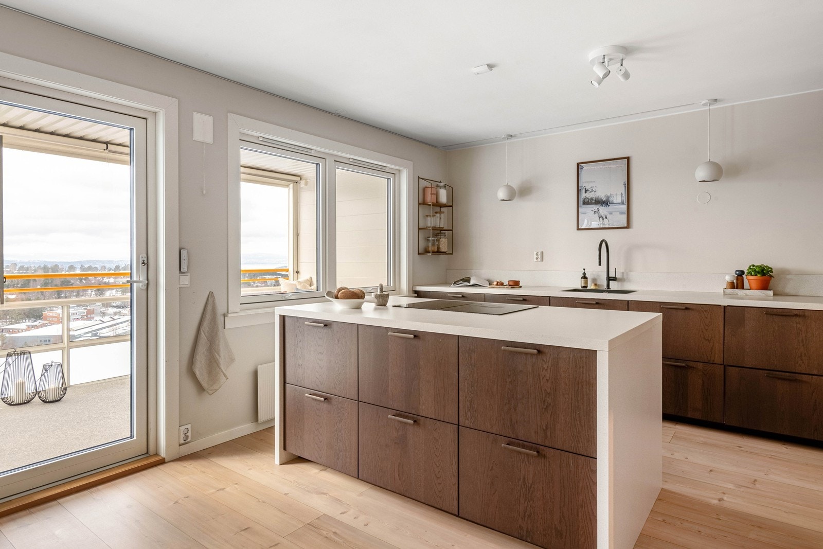 Kjøkkenet ble pusset opp i 2022 og lekre detaljer Galleribilde