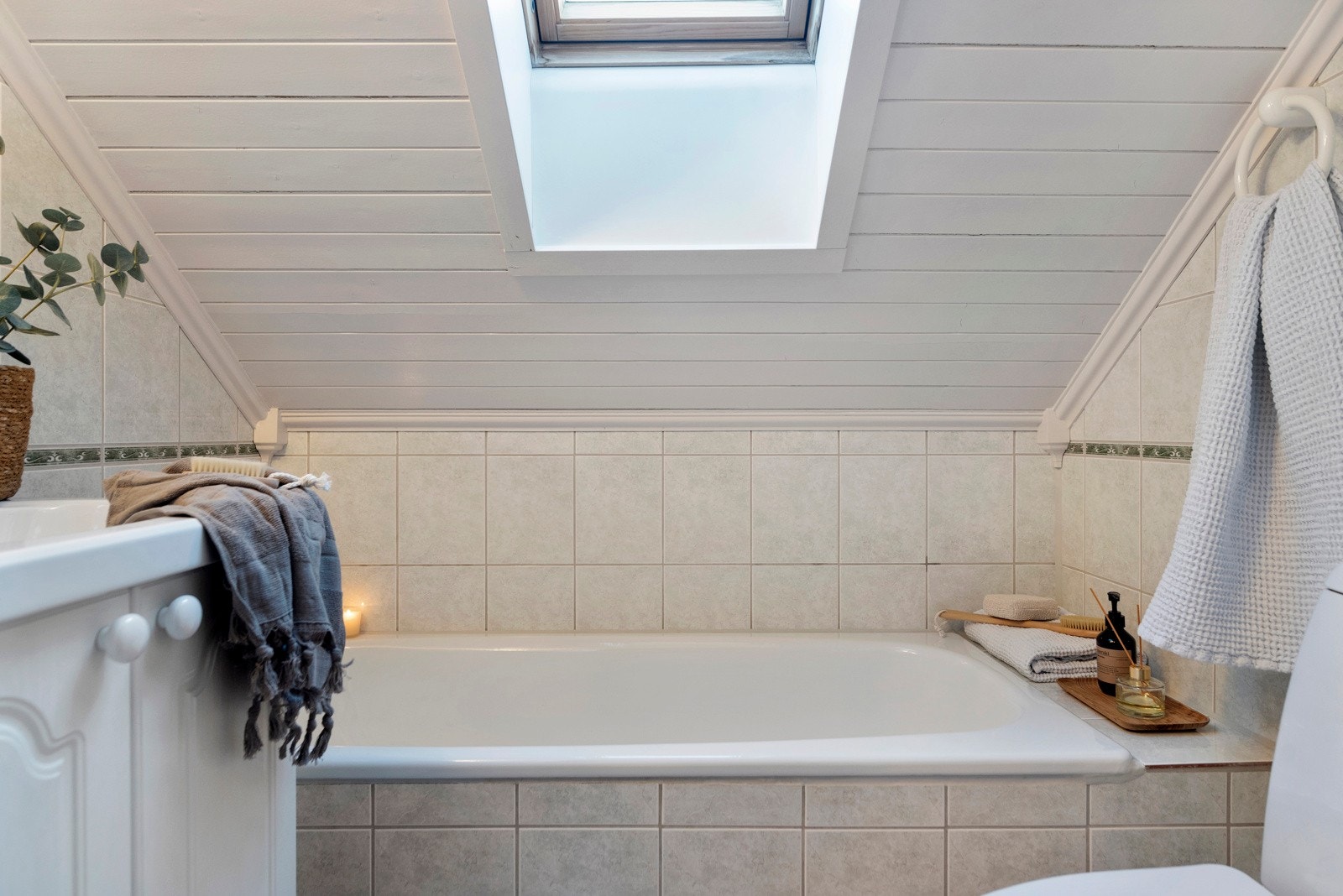 Praktisk plassert bad i 2 etg. Galleribilde