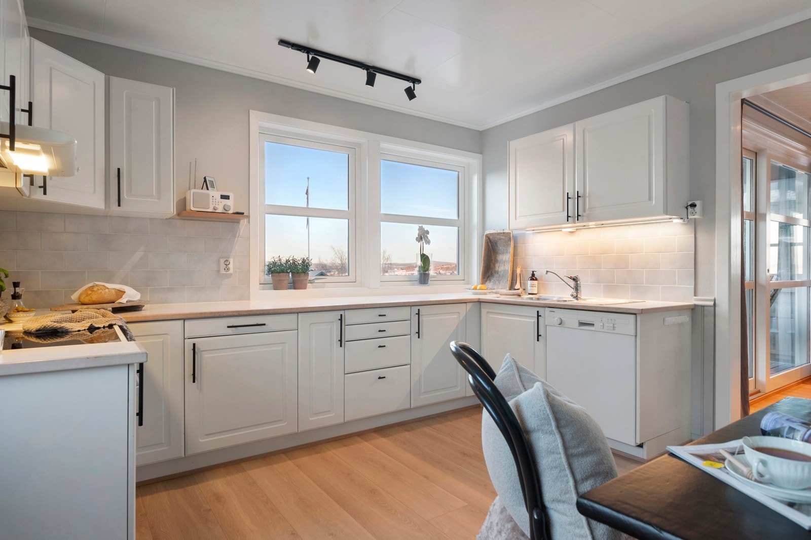 Vindu på kjøkken er nye fra 2025. Galleribilde