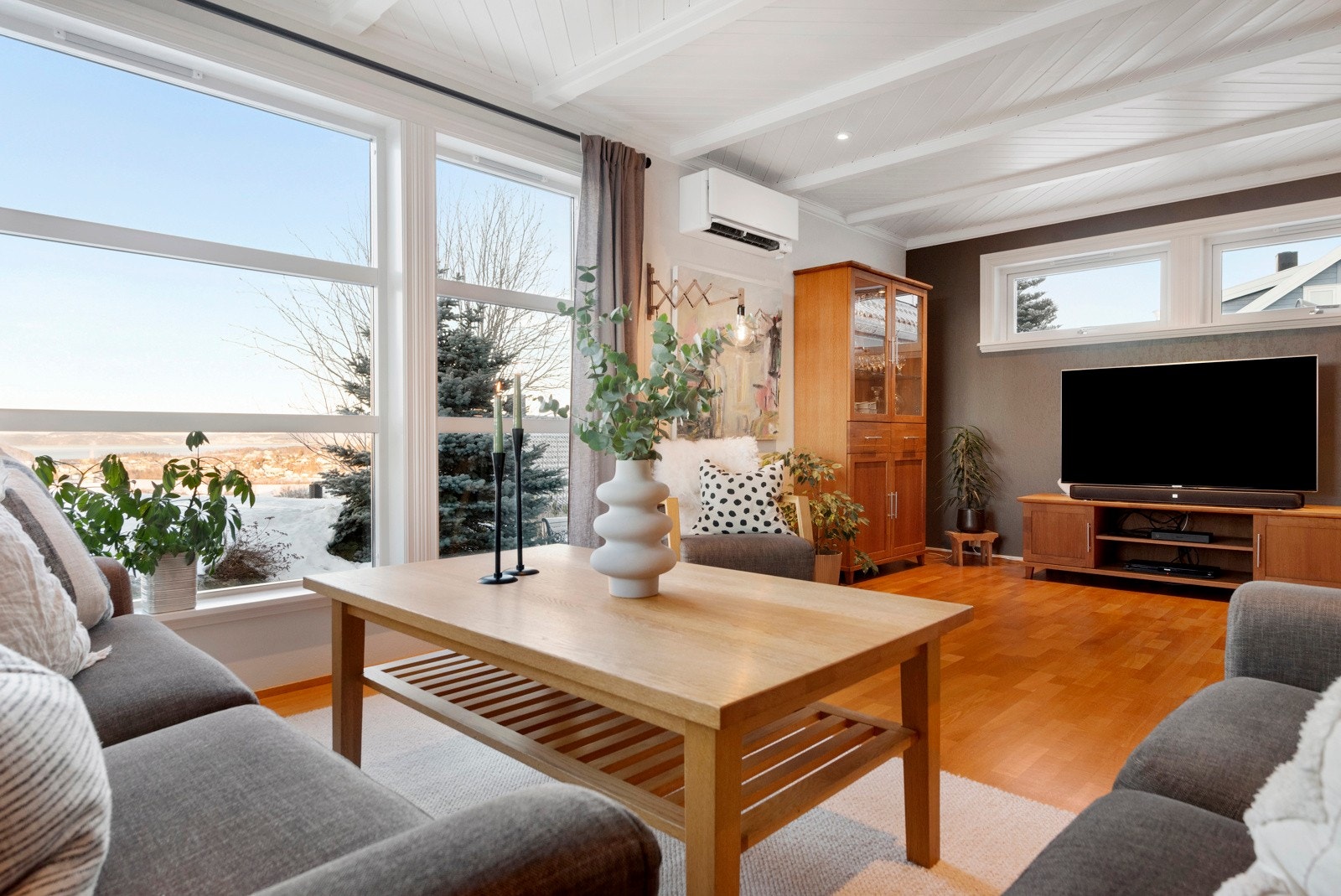 Ny varmepumpe fra 2024, som også kan brukes til kjøling. Galleribilde