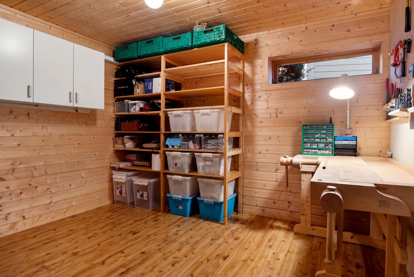 Bod i sokkel. Galleribilde