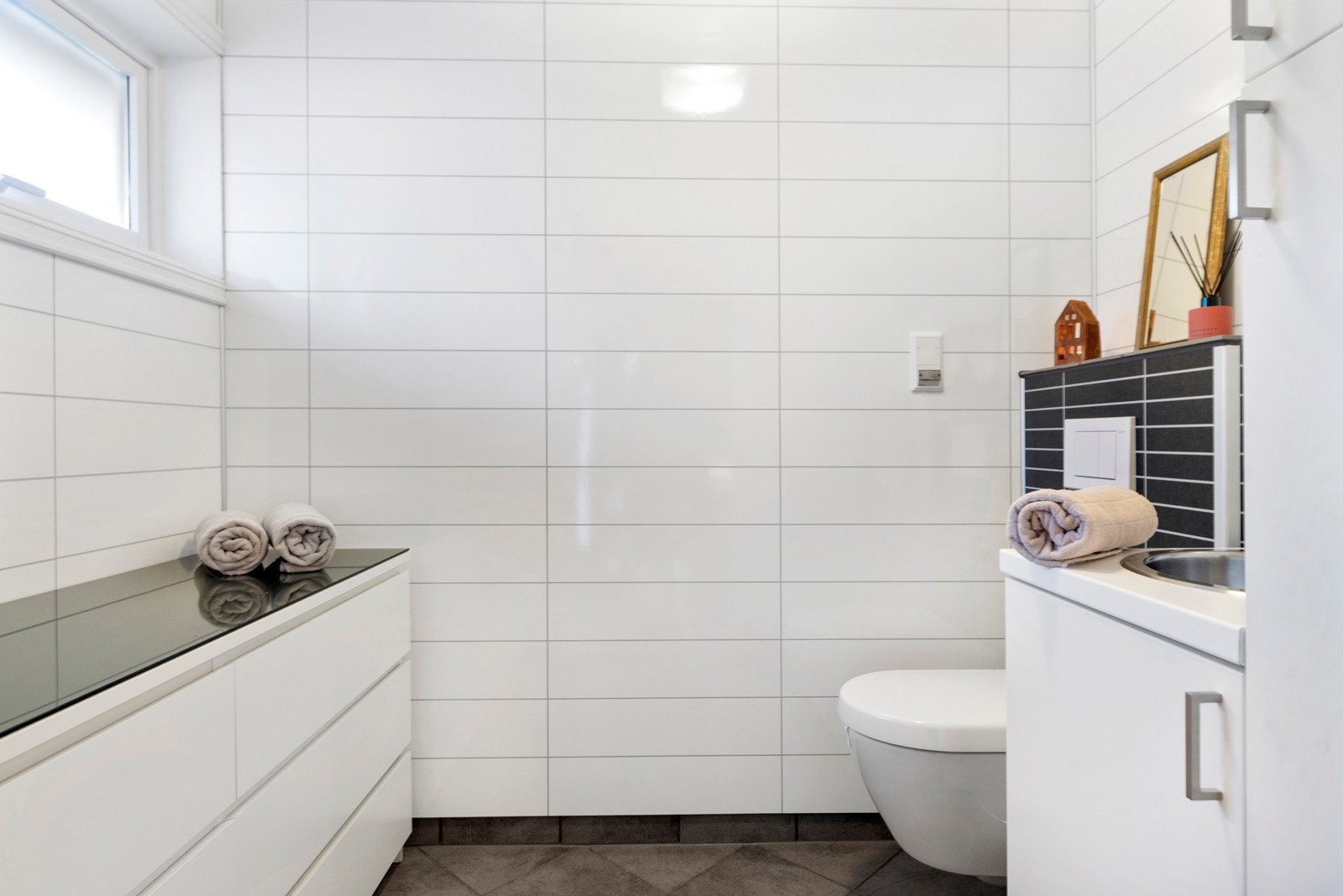 Toalettrom i 1 etasje, nytt fra 2010. Galleribilde