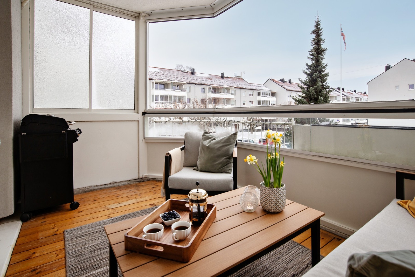 Det er tillatt bruk av både gass- og elektrisk grill på balkongen. Galleribilde