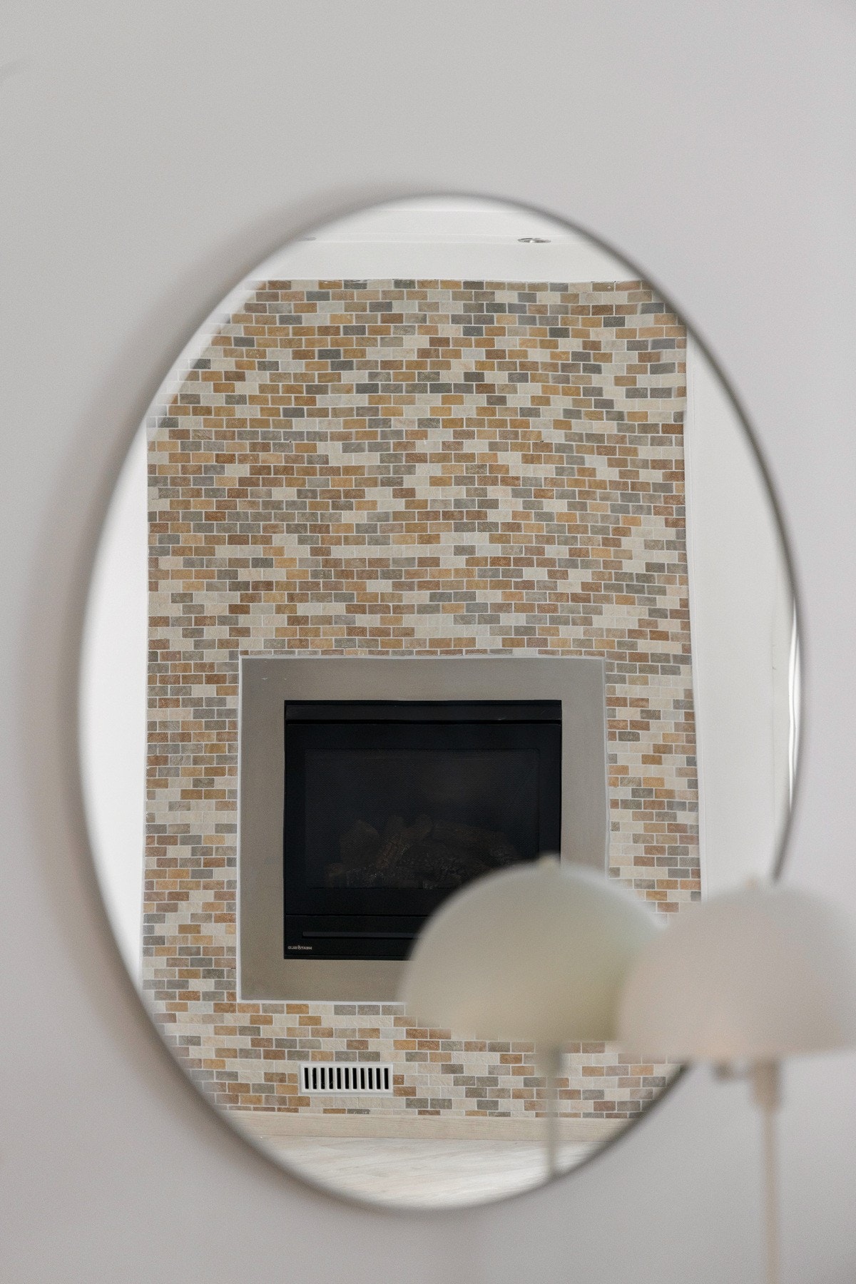 Stuen har en gasspeis. Denne fungerer ikke per dags dato. Galleribilde