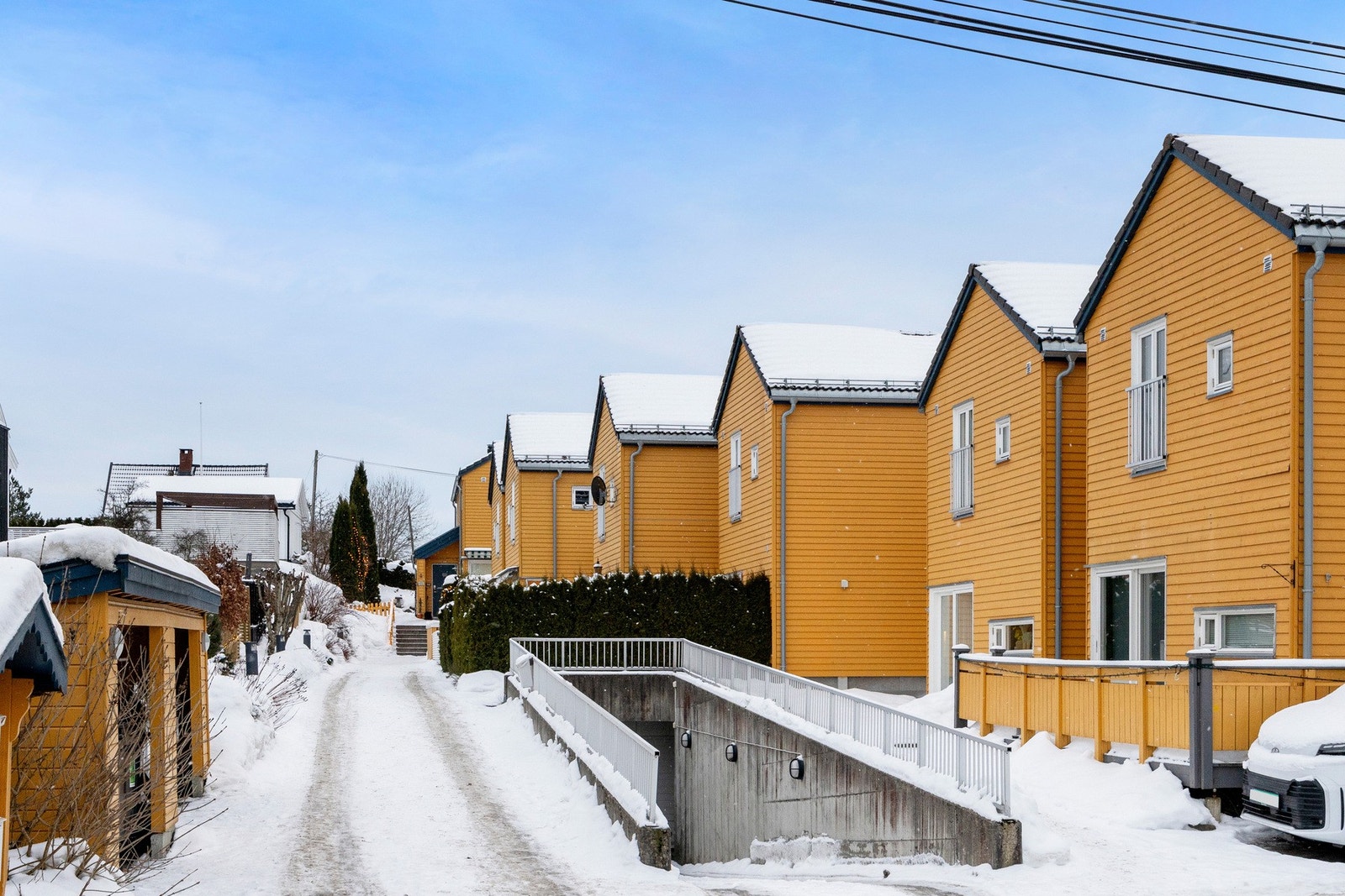 Nedkjørsel til felles garasjekjeller Galleribilde