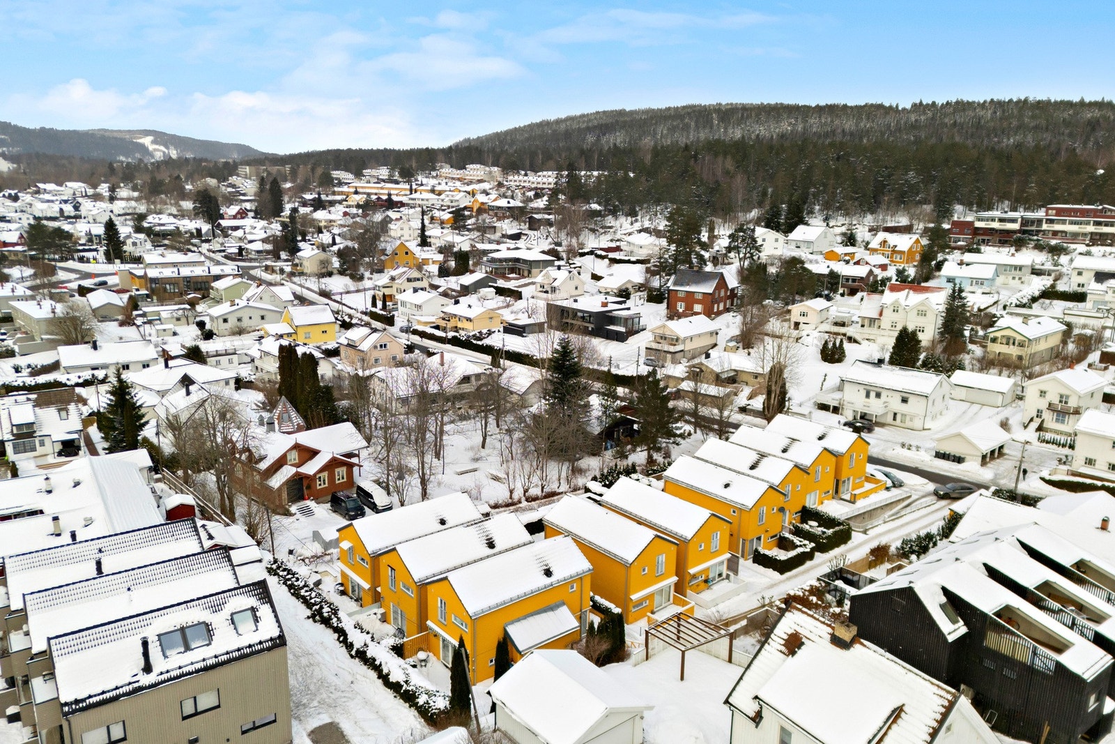 Boligen har en fin og barnevennlig beliggenhet på Gamle Stovner. Galleribilde