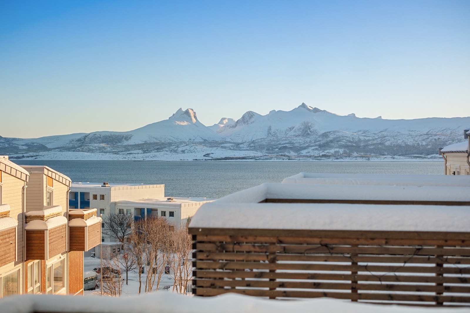 Utsikt fra balkong Galleribilde