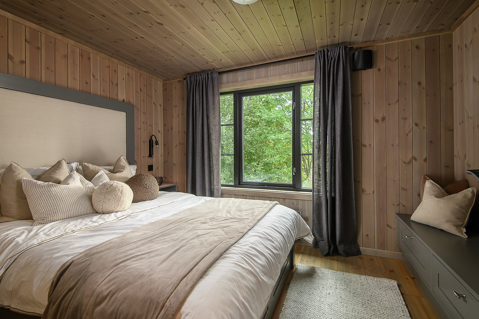 interiørbilde er fra en annen hyttemodell Galleribilde