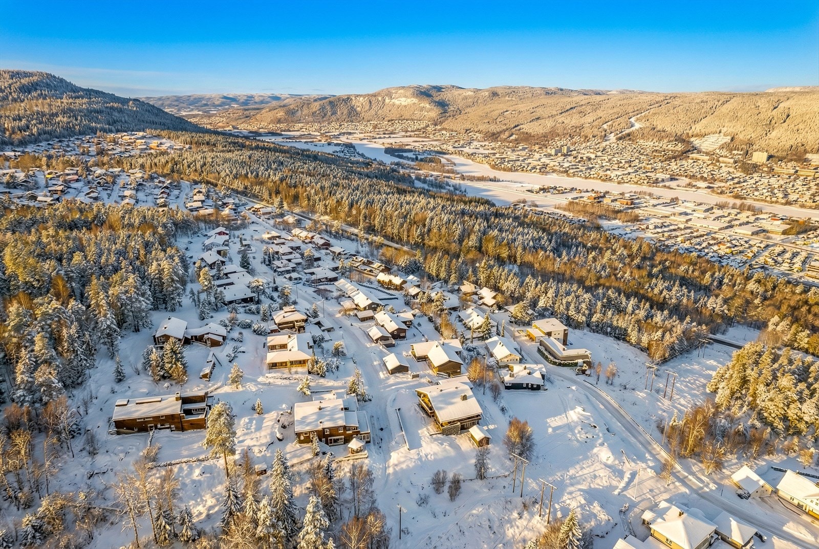 Leiligheten er beliggende i attraktiv og populær gate på Konnerud Galleribilde