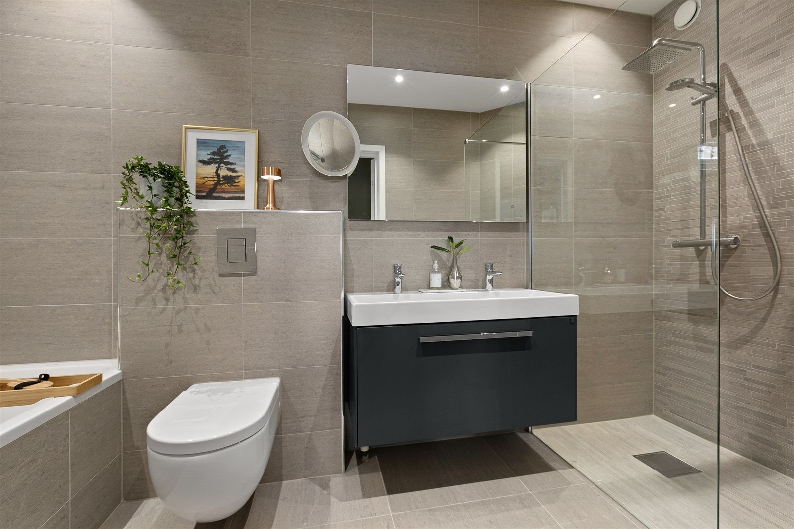 Lunt og delikat bad renovert i 2019 Galleribilde