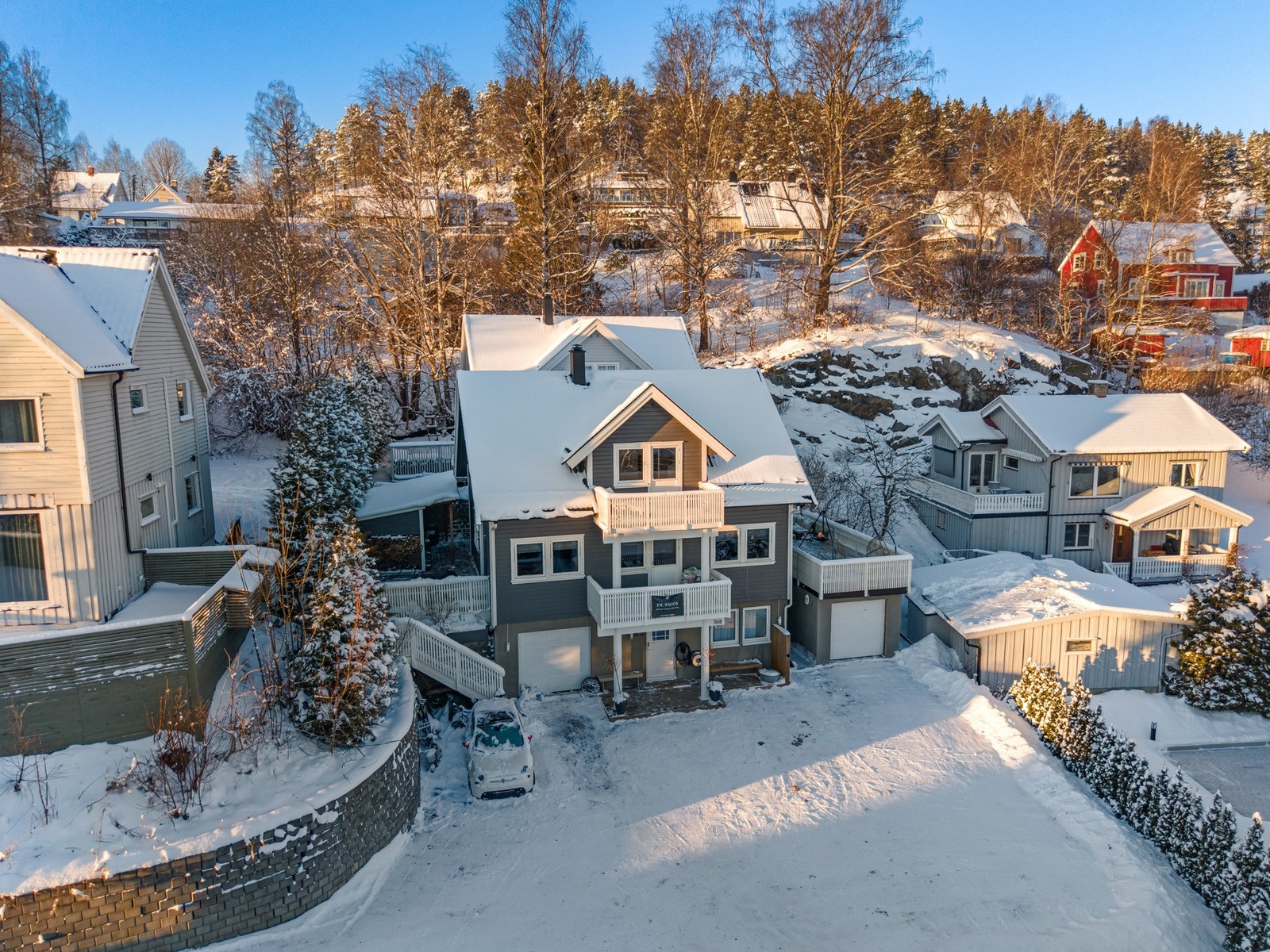 Velkommen til Grønliveien 36B! En innholdsrik enebolig med etterspurt beliggenhet på Strømmen. Galleribilde