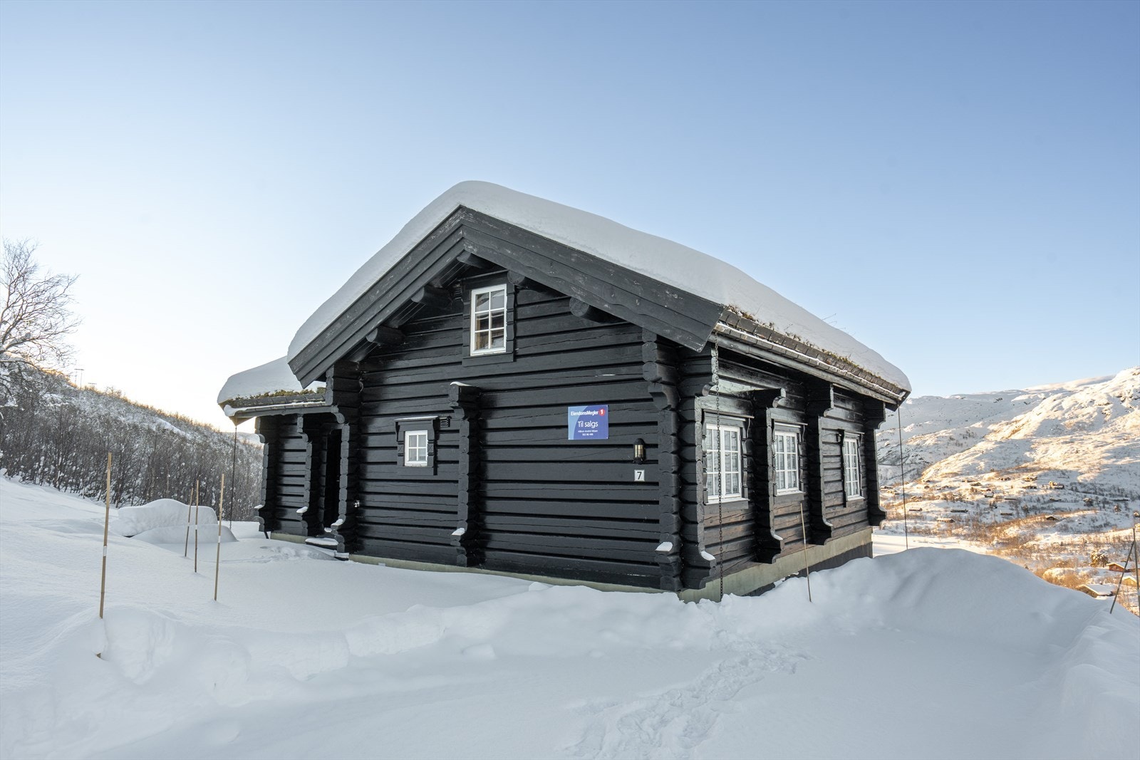 Hytta ble oppført i 2008 i tradisjonell laftekonstruksjon Galleribilde