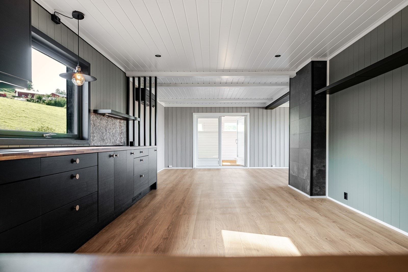 Her er det god plass til å ha en spisegruppe. Galleribilde