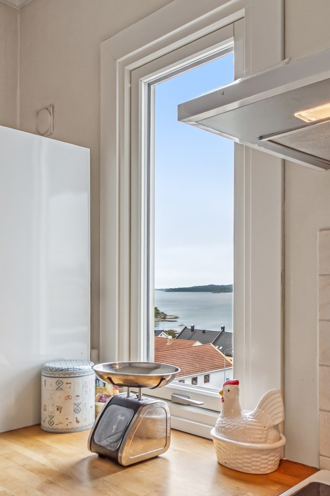 Fin utsikt også fra kjøkkenvinduet. Galleribilde