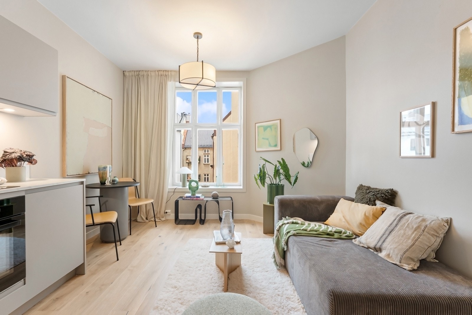 Hele leiligheten er vendt mot rolig bakgård Galleribilde