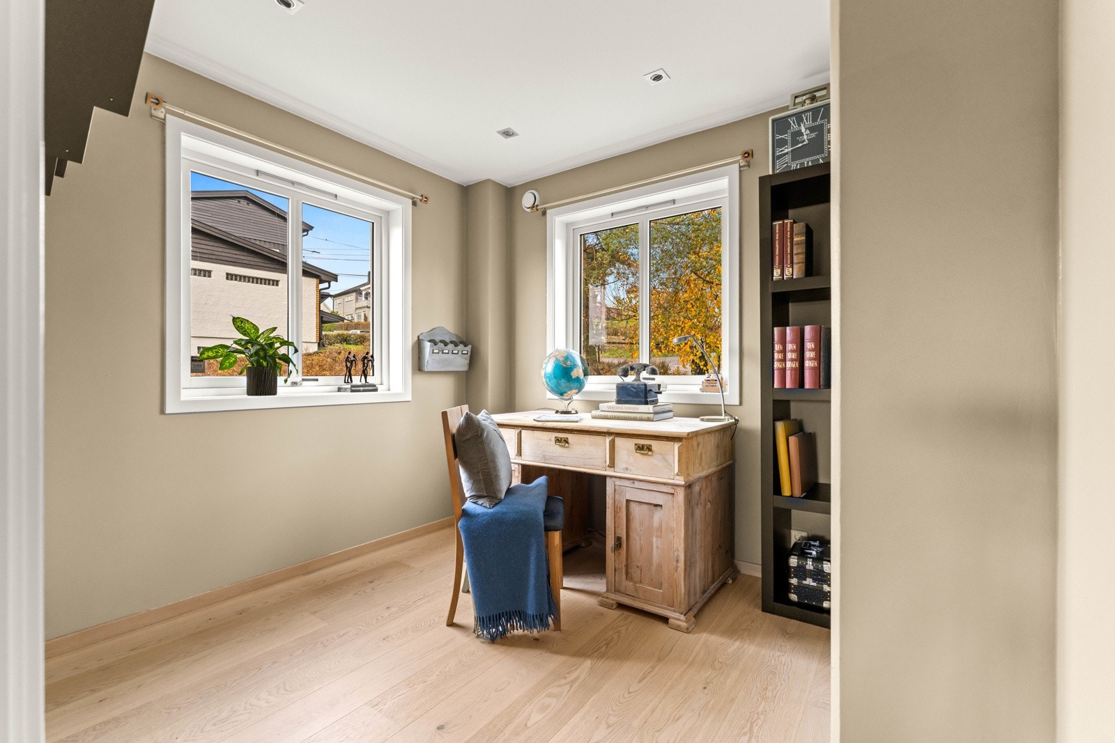 Soverom/kontor i første etasje Galleribilde