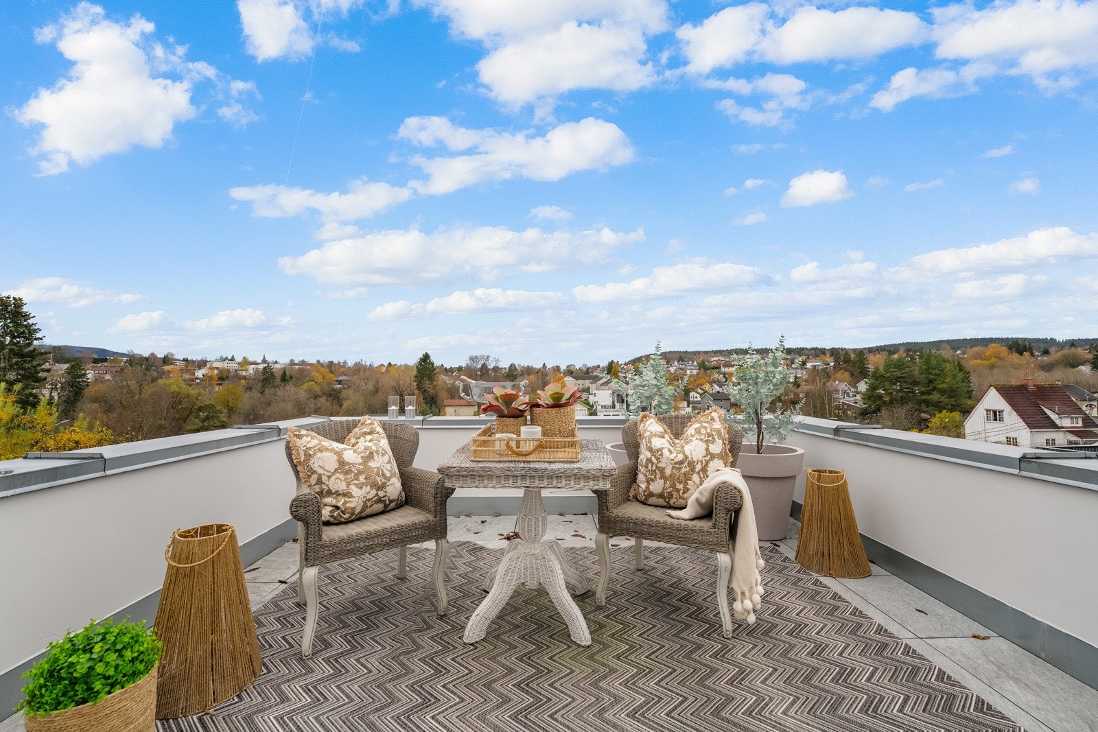 Takterrasse med utgang fra hovedsoverom med gode solforhold Galleribilde