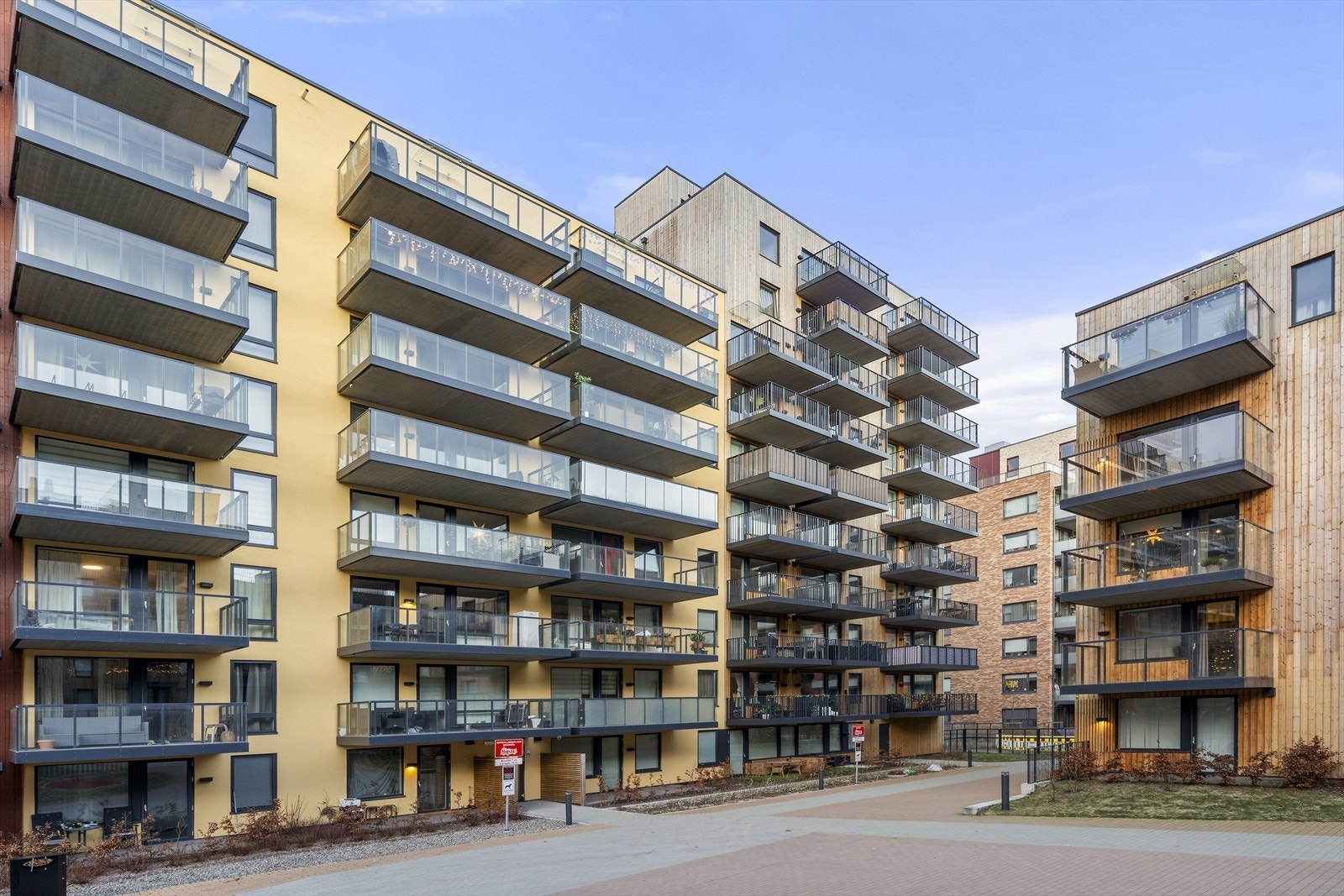 Med Triaden Storsenter og SATS kun et par minutter unna, er både innkjøp og trening lett tilgjengelig. Galleribilde