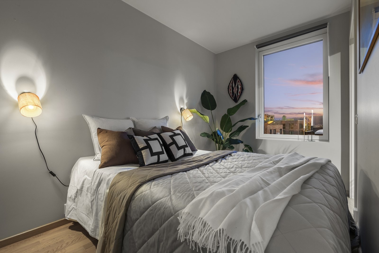 Vinduer med 3-lags glass fra 2023 bidrar til god isolasjon og støyreduksjon. Galleribilde