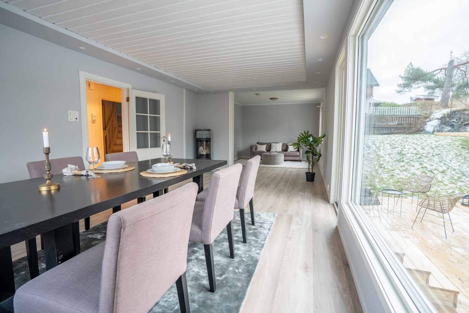 Stor og innholdsrik enebolig med en planløsning som åpner for flere alternative bruksmuligheter Galleribilde