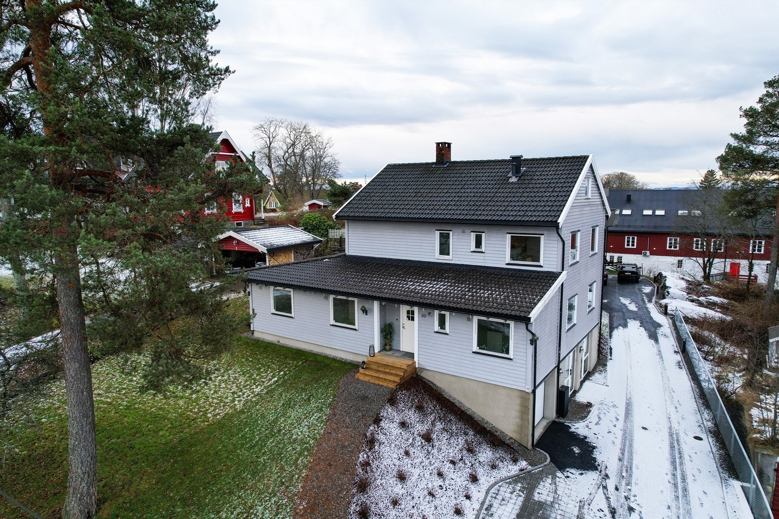 P. A. Holms vei 30 Galleribilde