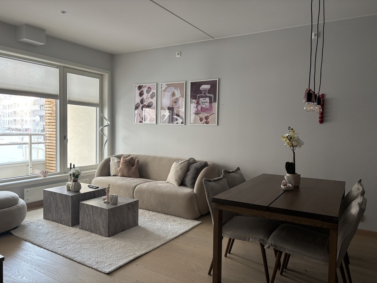 Stue og kjøkken. Galleribilde