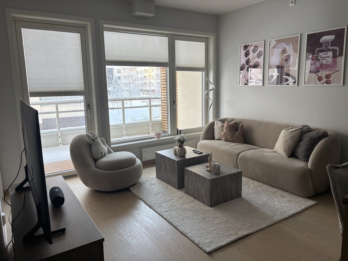 Stua har godt lysinnslipp. Galleribilde