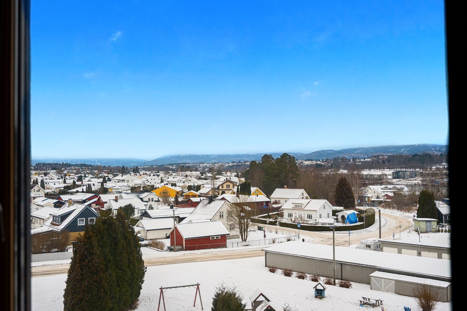 Utsikt fra kjøkkenvinduet Galleribilde