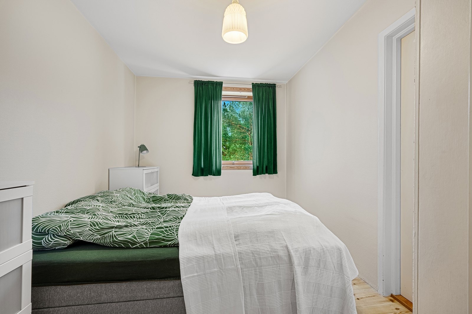 Boligen har 2 romslige soverom Galleribilde