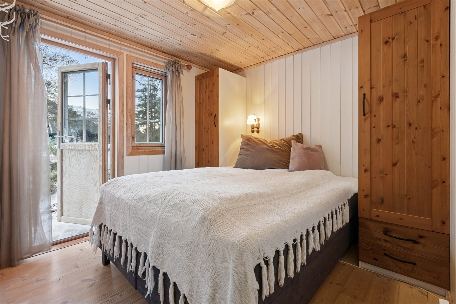 Hytta har hele fem soverom. Galleribilde