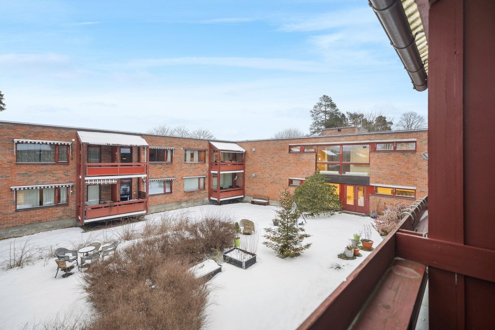 Nordøstvendt balkong med hyggelig utsyn Galleribilde