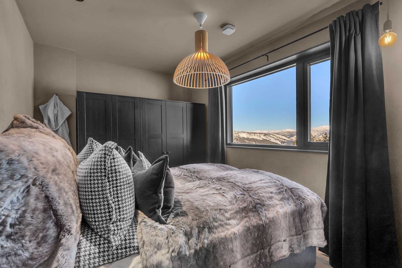 Hovedsoverom med flott utsikt også her Galleribilde