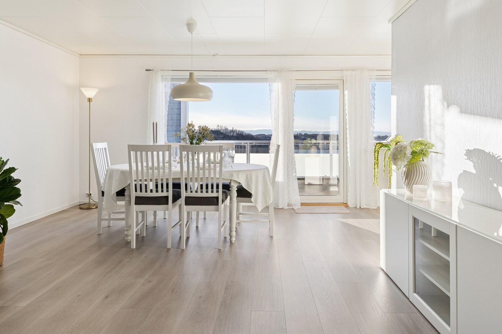 Koselig spiseplass. Galleribilde