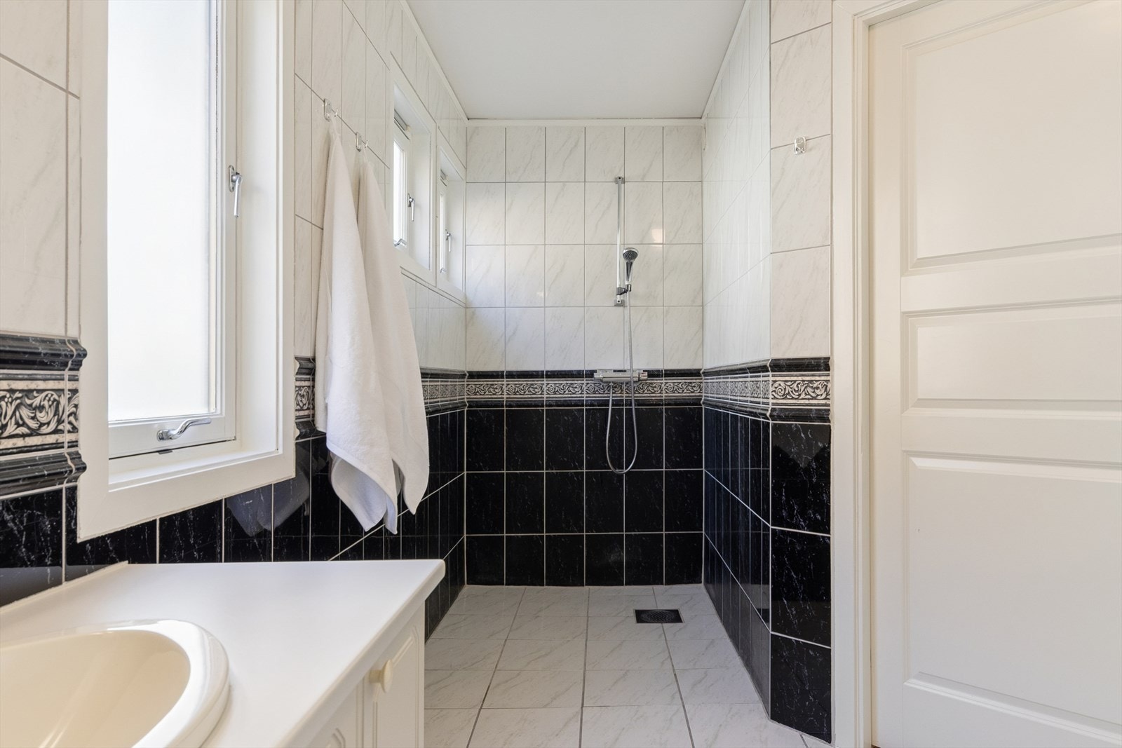 Våtrommet må oppgraderes for å tåle normal bruk etter dagens krav. Galleribilde