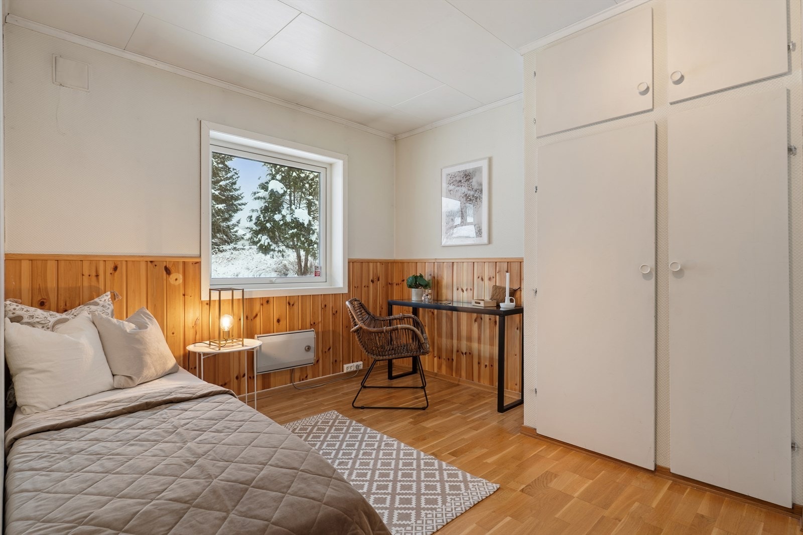 Soverom 4 ligger i u.etg. og har garderobeskap. Galleribilde