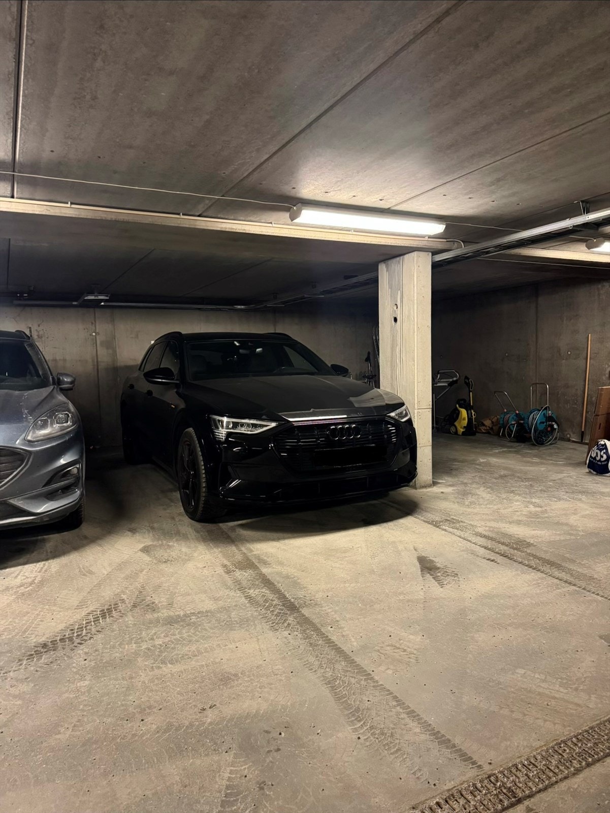 Garasjeplass i Overviksvegen 18A Galleribilde