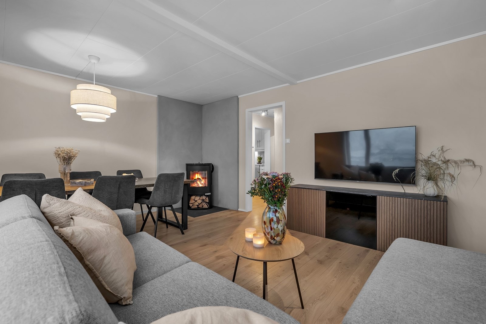 Velkommen til Dramsvegen 167 og denne tiltalende 3-roms eierseksjonen presentert av eiendomsmegler Christoffer Ryan Galleribilde