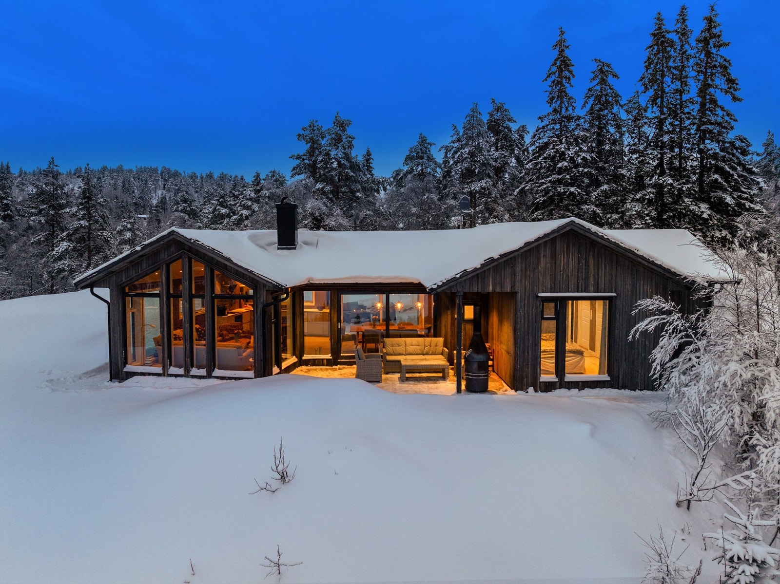 Fasade og kledning i malmfuru Galleribilde