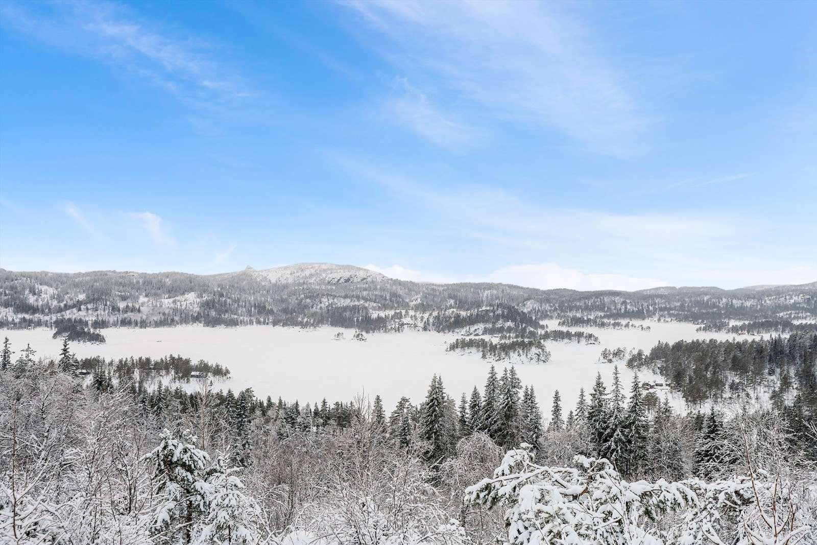 Upåklagelig utsikt mot Høvringsvatn Galleribilde