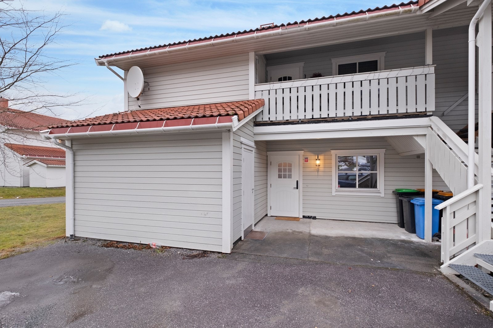 Like ved inngangspartiet finner du en praktisk bod for ekstra oppbevaring. Galleribilde