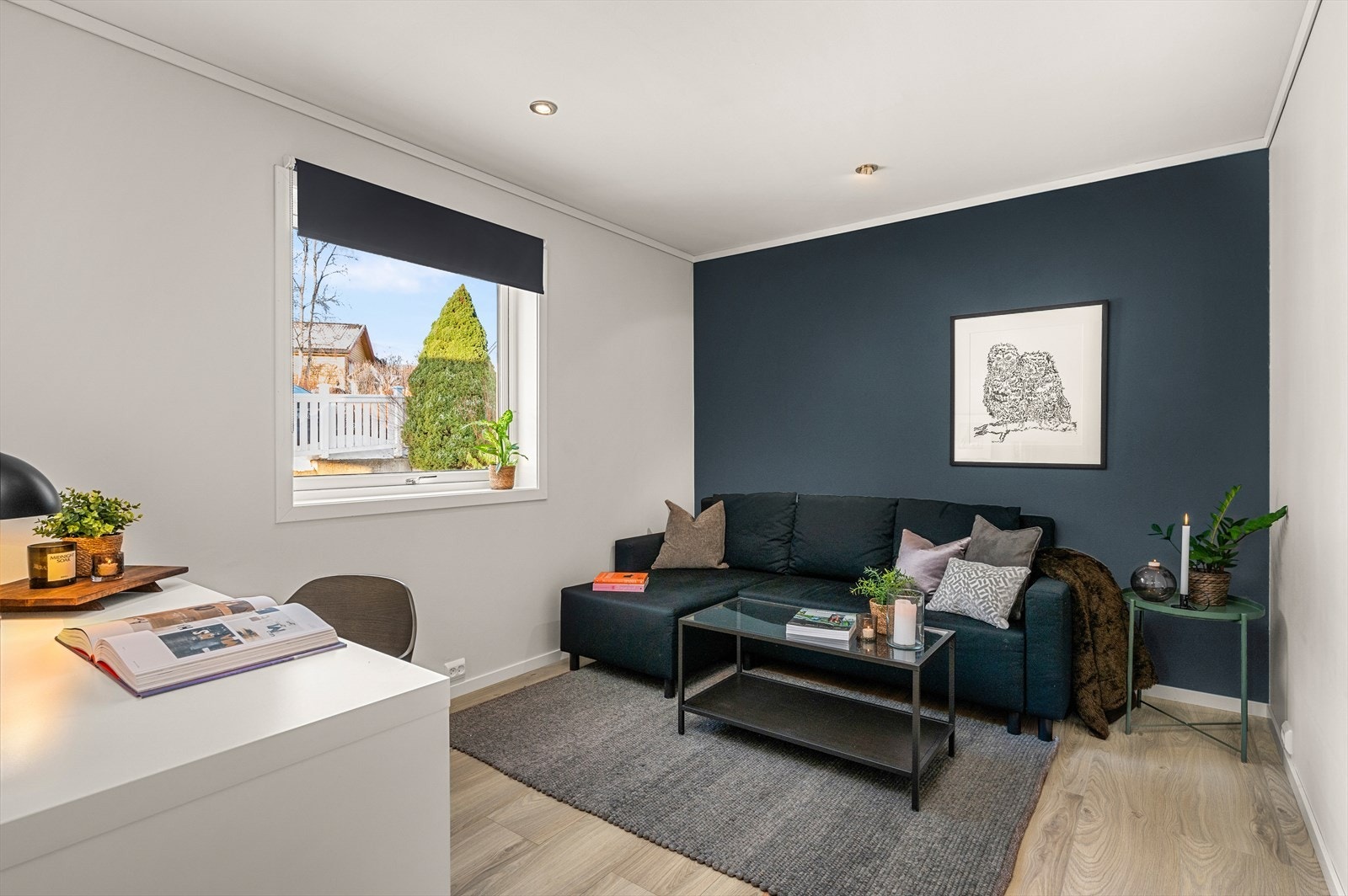 Soverom nummer 2 er på 10,4m² og benyttes i dag som kontor/ekstra stue Galleribilde