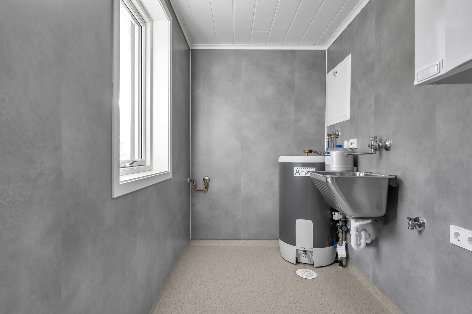 Vaskerom med opplegg til vaskemaskin Galleribilde