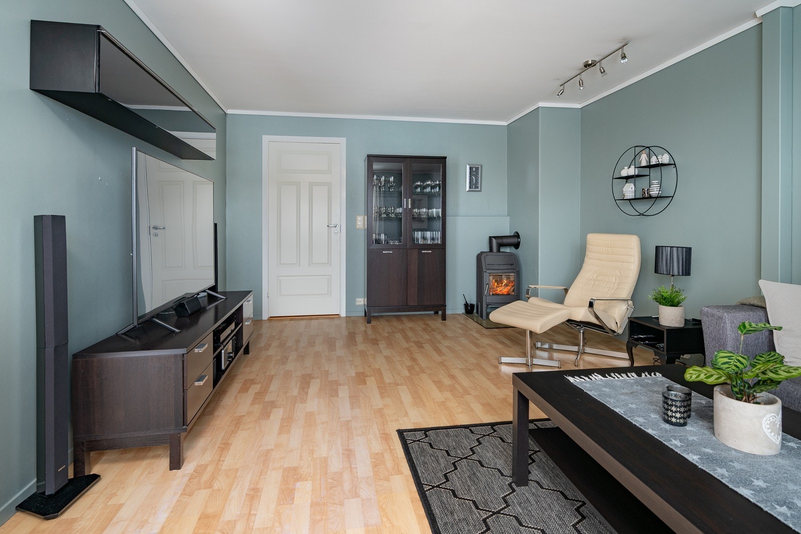 Både varmekabler og Jøtul peisovn Galleribilde