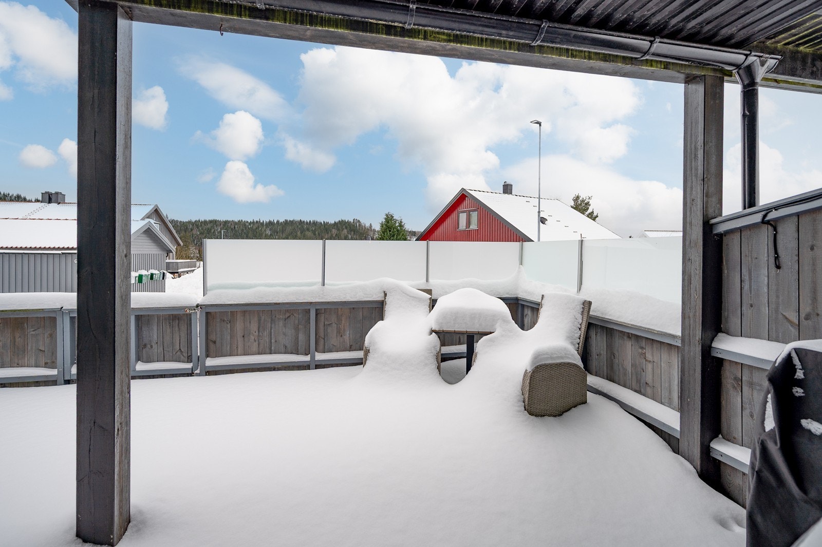 Skjermet terrasse på hele 29 kvm Galleribilde